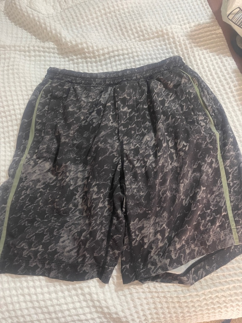 Mens Large Lululemon Athletic Shorts